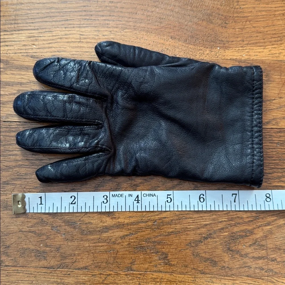 🧤Women’s black leather vintage gloves. Size S.